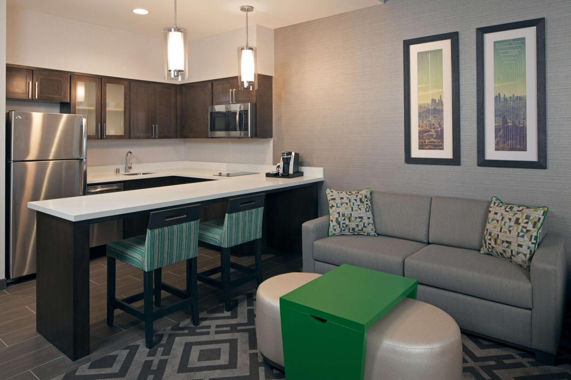 Homewood By Hilton Angeles International Airport Hotel 3*