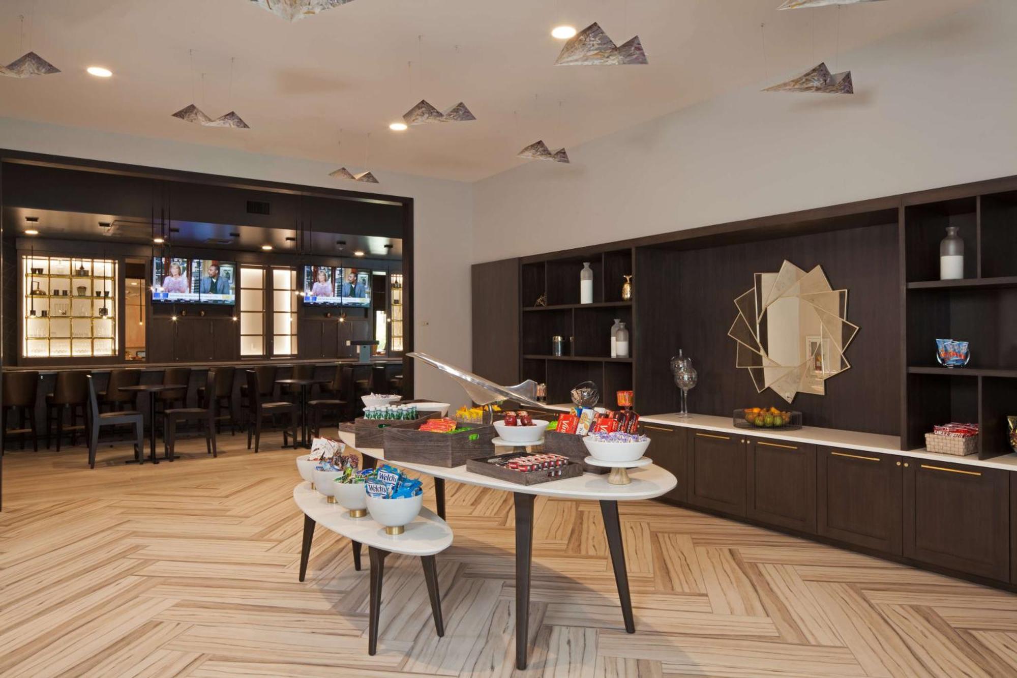 Homewood By Hilton Angeles International Airport 3*