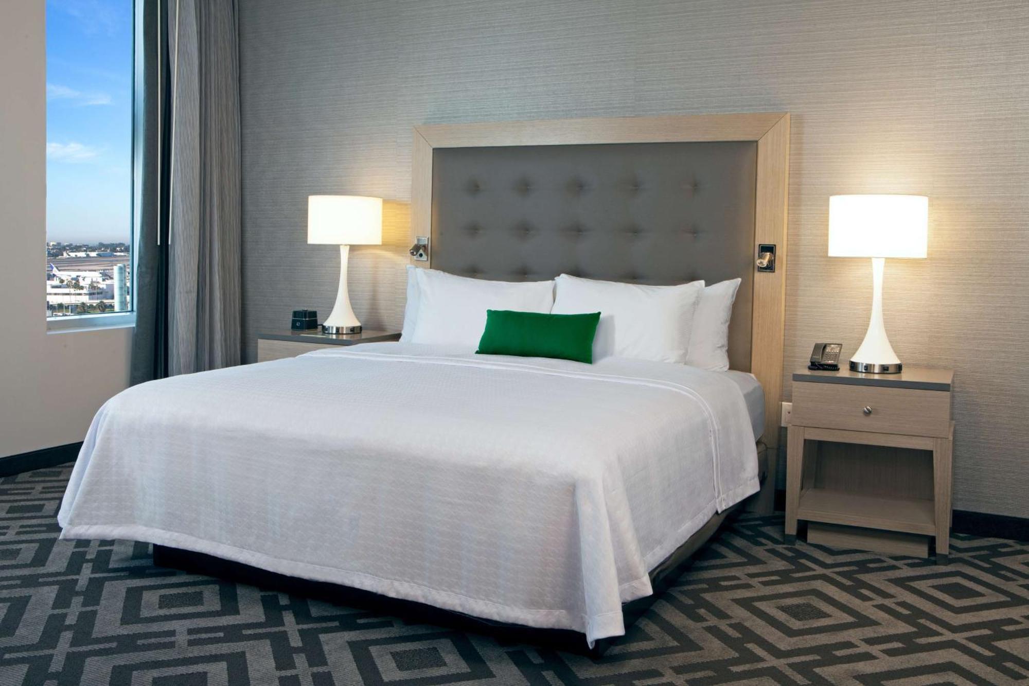 Hotel Homewood By Hilton Angeles International Airport 3*